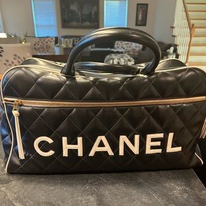 Vintage Chanel Large Bag worn by Bella Hadid!!! Sold out everywhere!